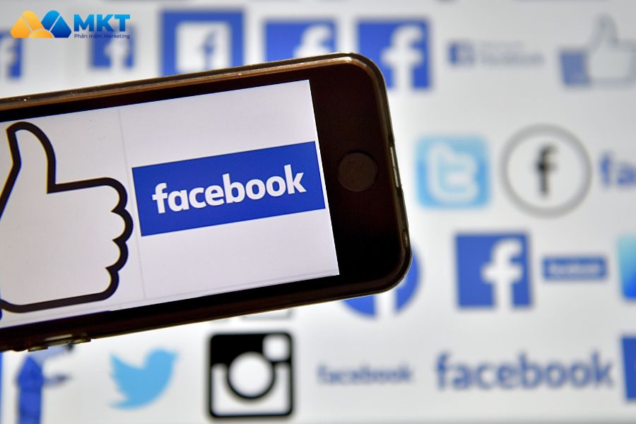 Khung giờ đăng story Facebook