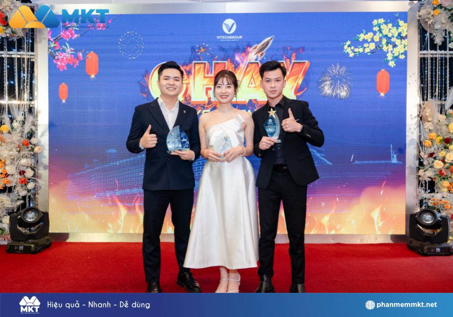 Vinh danh, trao thưởng