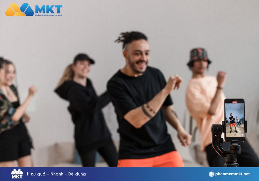 Để lại thông tin hoặc điều hướng người dùng sang nền tảng khác